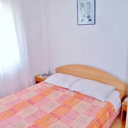 Gianna 650 شقة *