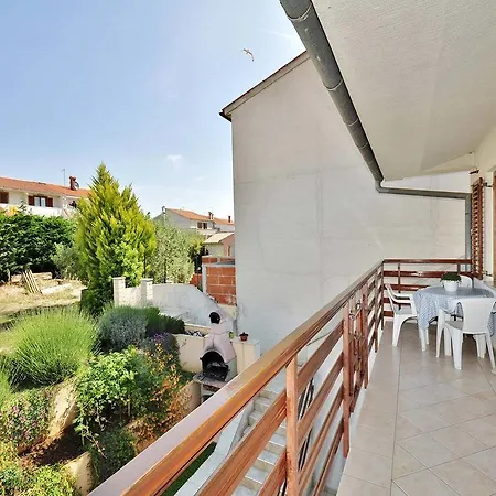 شقة Gianna 650 بولا