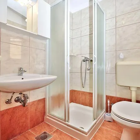 Gianna 650 شقة *